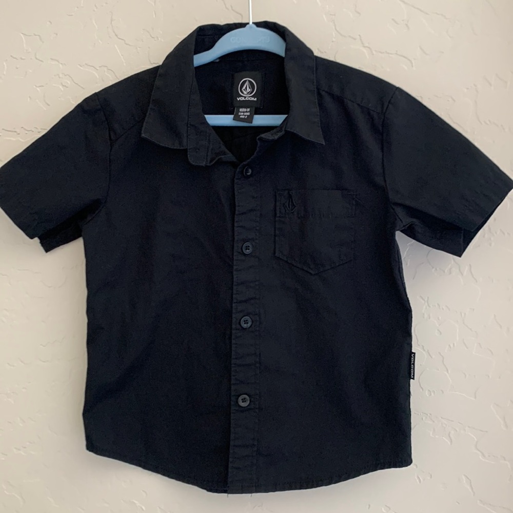 3T- Black Volcom Button Up